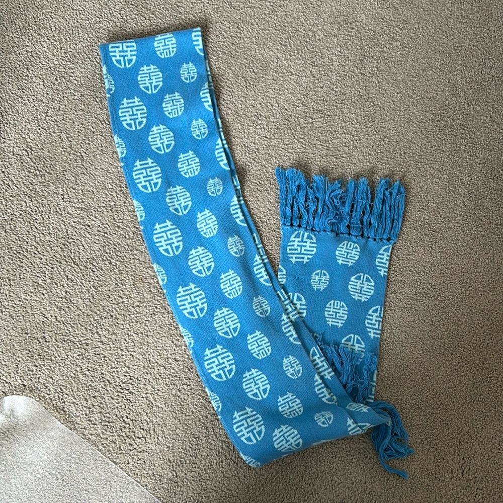 Blue scarf